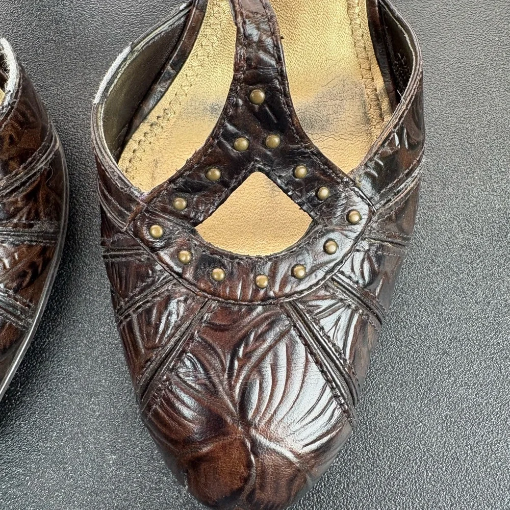 ANTONIO MELANI Brown Heels with Gold Accents - Picture 5 of 13